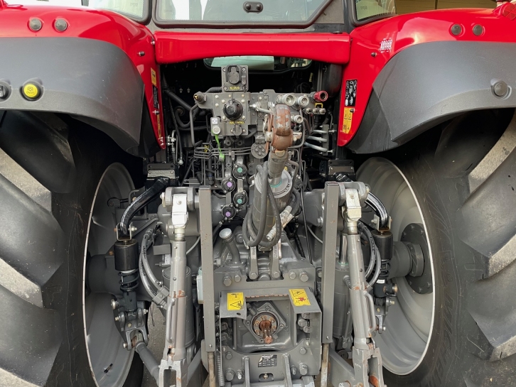 Massey Ferguson 7726S Exclusive