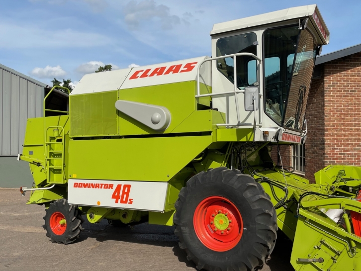 Claas Dominator 48S