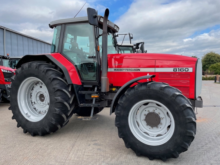 Massey Ferguson 8160