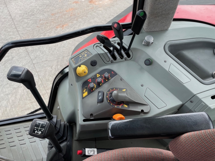 Massey Ferguson 8160