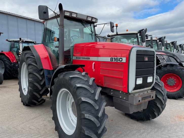 Massey Ferguson 8160