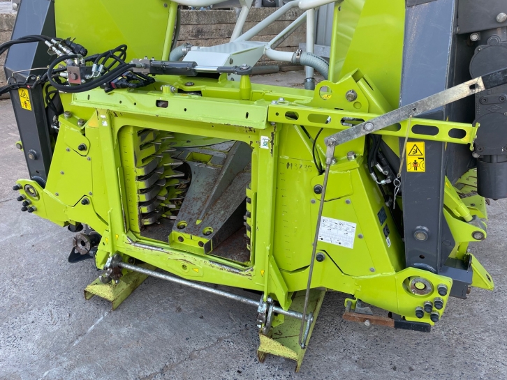 Claas Orbis 600 8 row Maize header