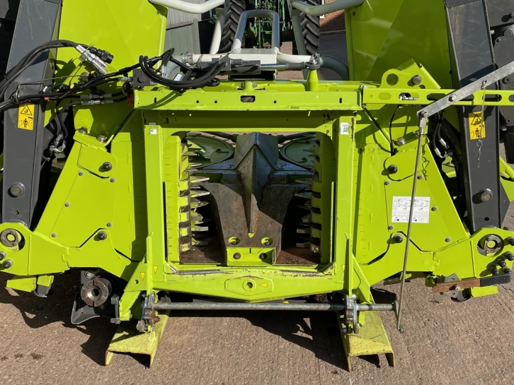 Claas Orbis 600 8 row Maize header