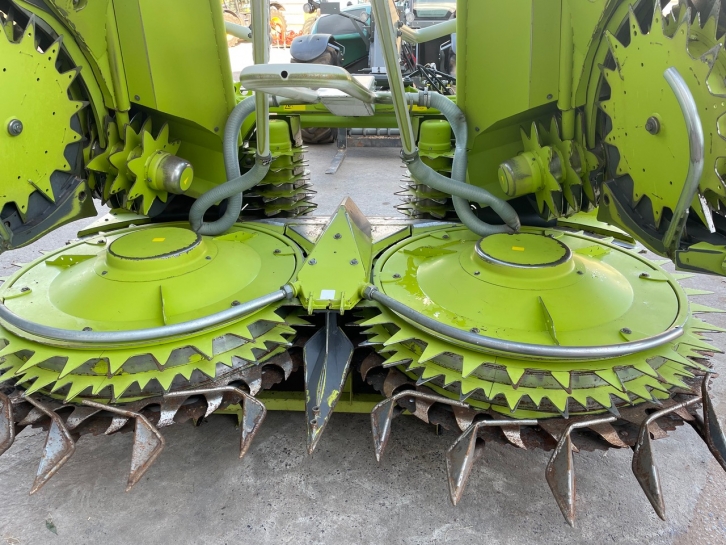 Claas Orbis 600 8 row Maize header