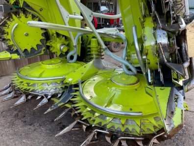 Claas Orbis 600 8 row Maize header