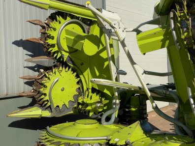 Claas Orbis 600 8 row Maize header