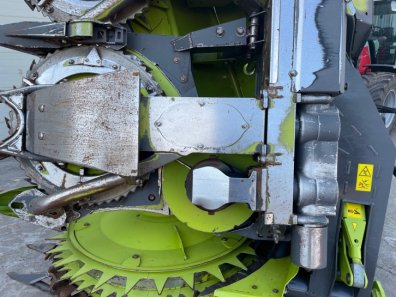 Claas Orbis 600 8 row Maize header