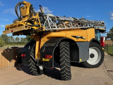 Challenger RoGator RG655D sprayer