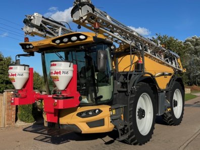 Challenger RoGator RG655D sprayer