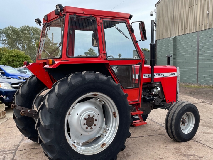 Massey Ferguson 265