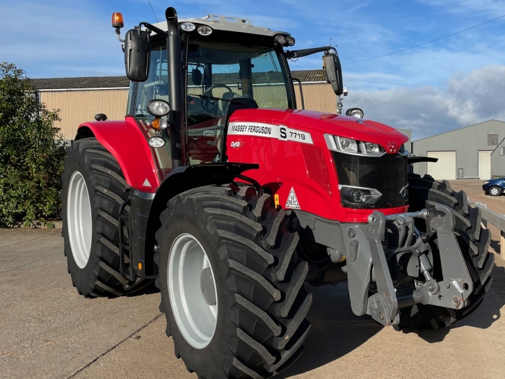 Massey Ferguson 7719S Exclusive