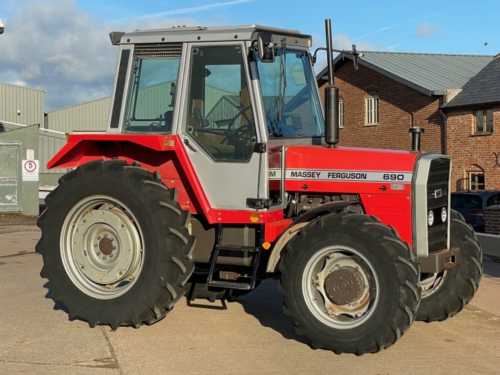 Massey Ferguson 690
