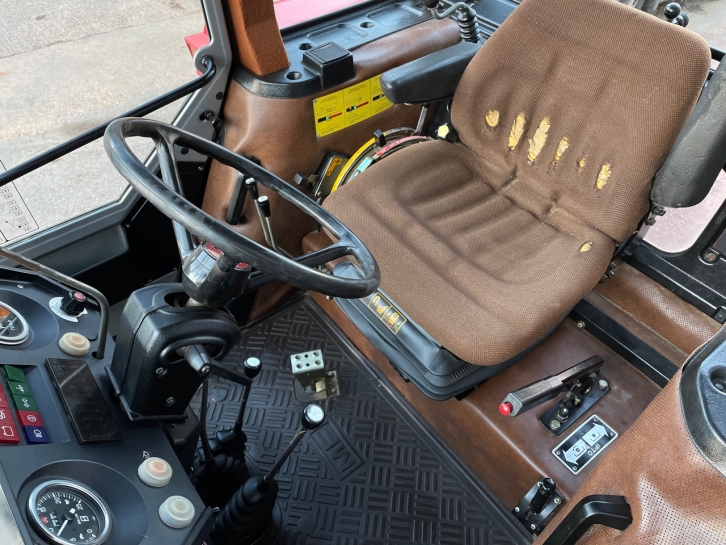 Massey Ferguson 690