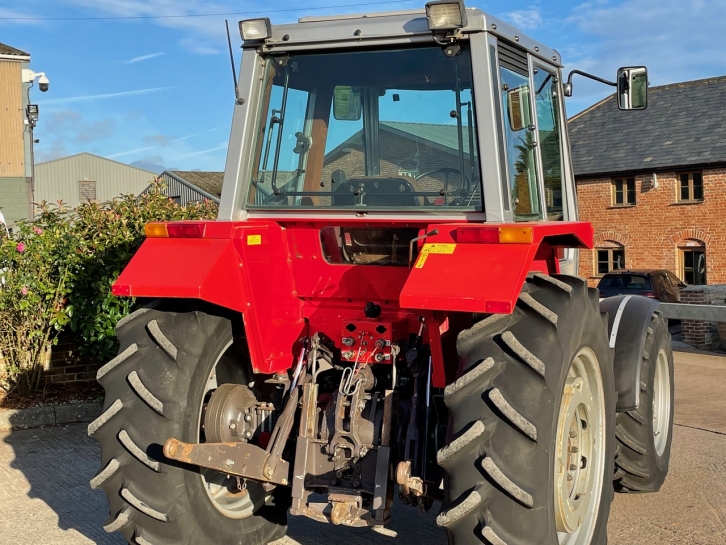 Massey Ferguson 690
