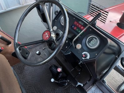 Massey Ferguson 690