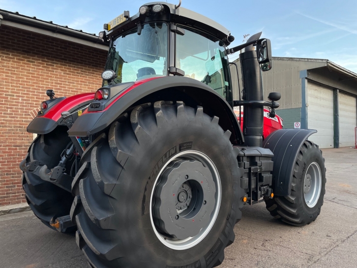 Massey Ferguson 8740S Exclusive