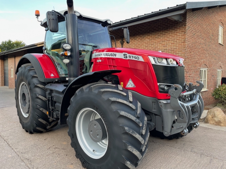 Massey Ferguson 8740S Exclusive
