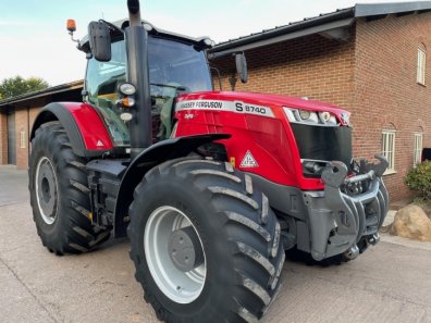 Massey Ferguson 8740S Exclusive