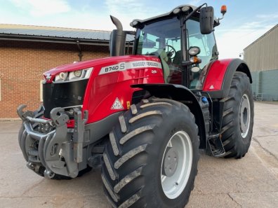 Massey Ferguson 8740S Exclusive