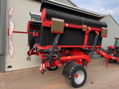 Kuhn Merge Maxx 950