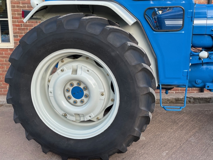 Ford 5000