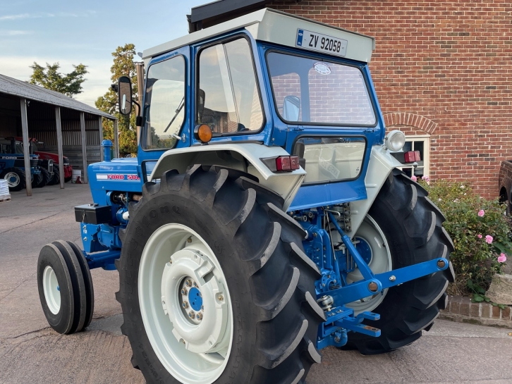 Ford 5000