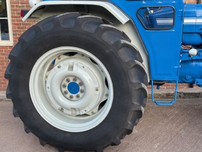 Ford 5000