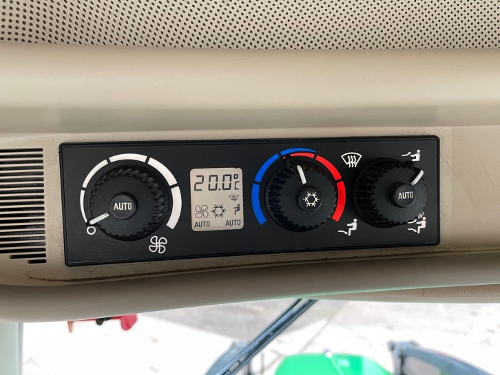John Deere 6630