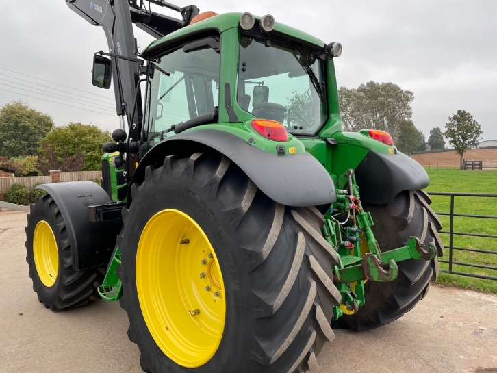 John Deere 6630