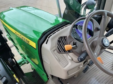 John Deere 6630