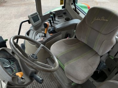 John Deere 6830