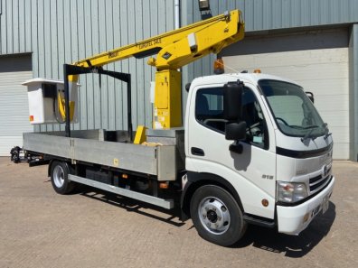 Hino 300 815 lorry