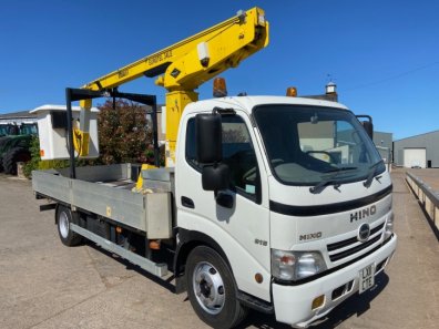 Hino 300 815 lorry