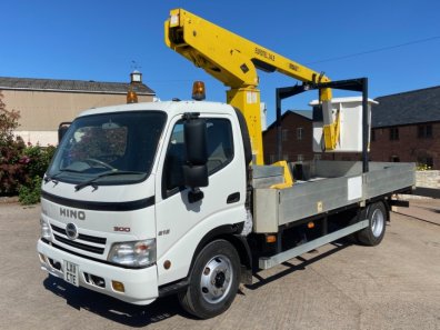Hino 300 815 lorry