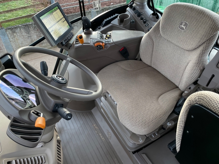 John Deere 6155R