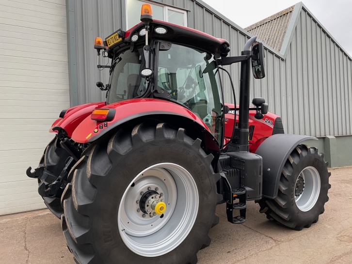 Case CVX 240