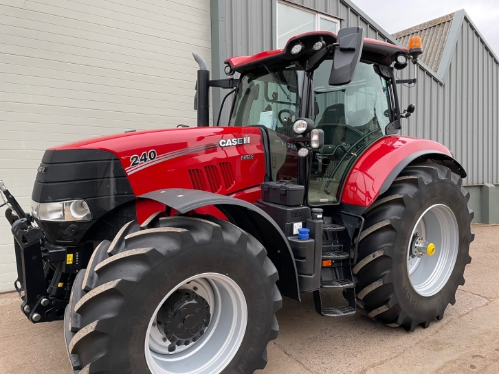 Case CVX 240
