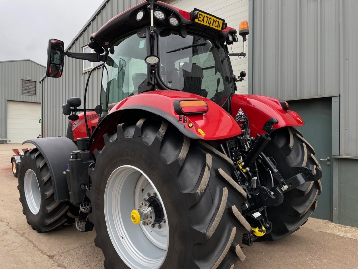 Case CVX 240