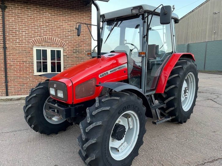 Massey Ferguson 4255