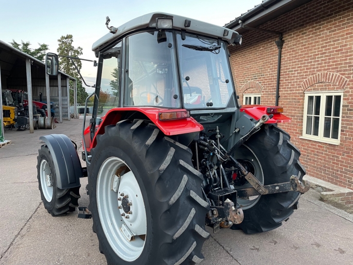 Massey Ferguson 4255