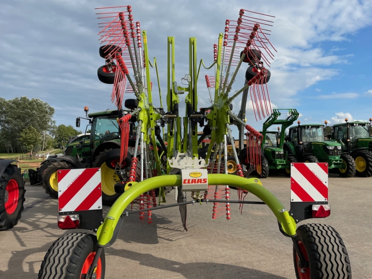 Claas Liner 2900 twin rotor rake