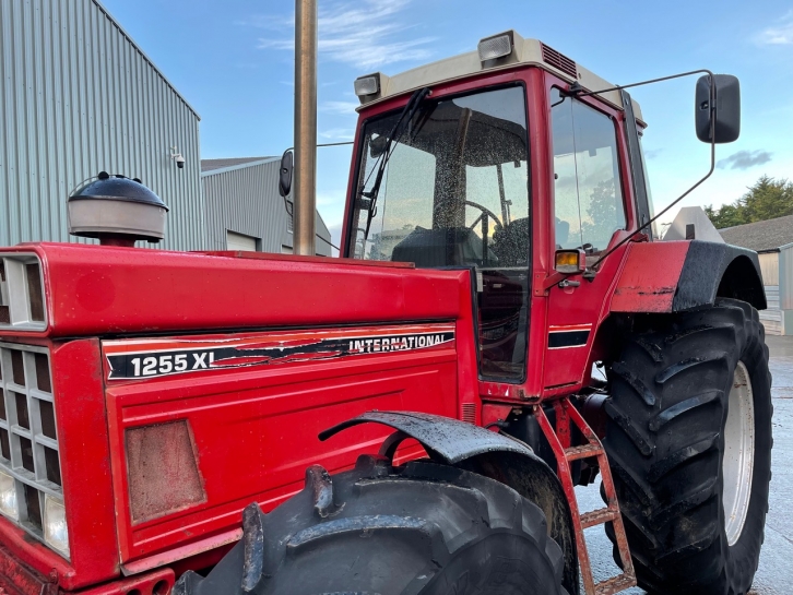 International 1255XL