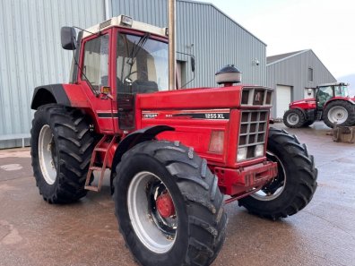 International 1255XL