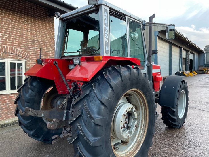 Massey Ferguson 699