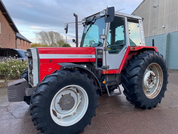 Massey Ferguson 699