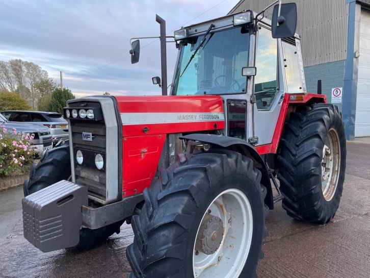Massey Ferguson 699