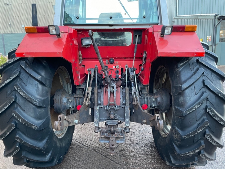 Massey Ferguson 699