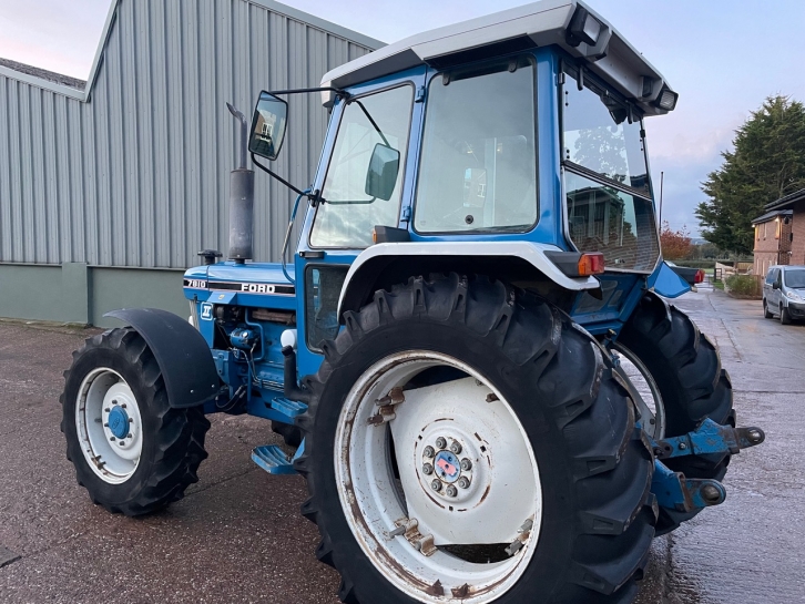 Ford 7810 II