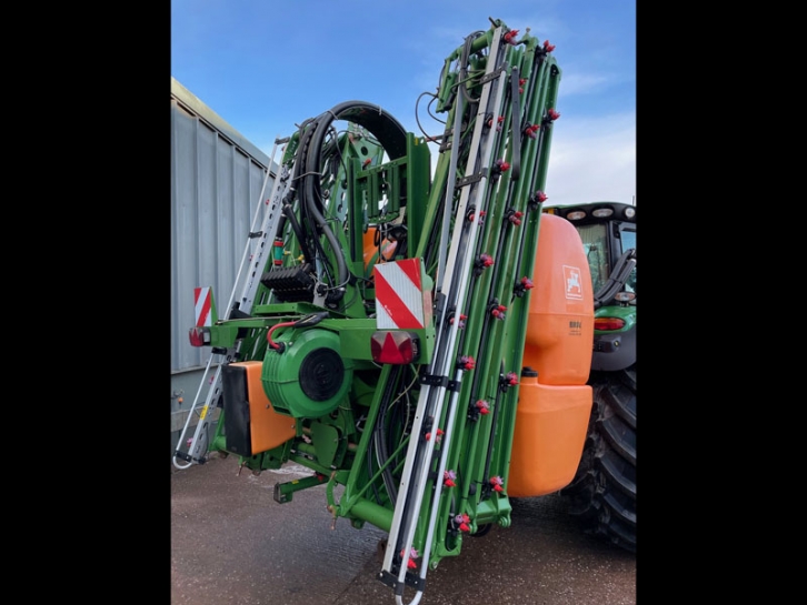 Amazone UF 1501 24 Metre sprayer