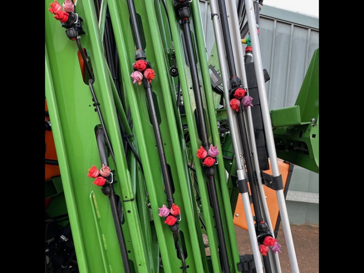 Amazone UF 1501 24 Metre sprayer